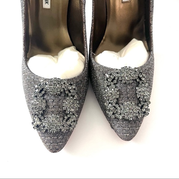 Manolo Blahnik Hangisi 115 Embellish Shimmer Pumps heel - Picture 4 of 10